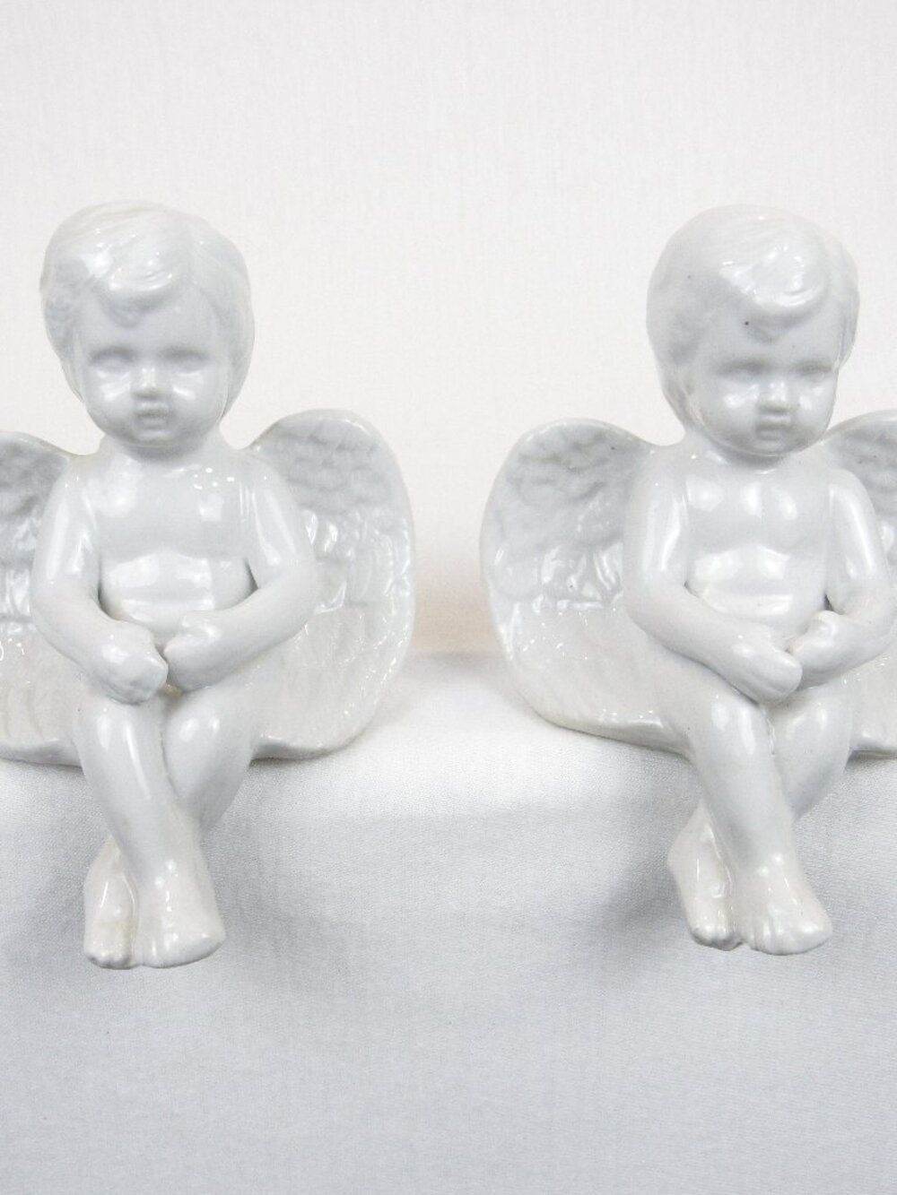 Ceramic Cherub Shelf Sitters Wings Pair Shelf Mantle Home Decor White Glazed